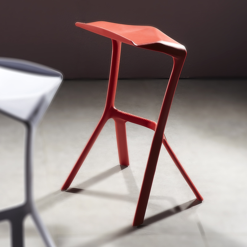 Minimalistic Lounge Bar Chair  - огляд і ціна Home Bar Lounge
